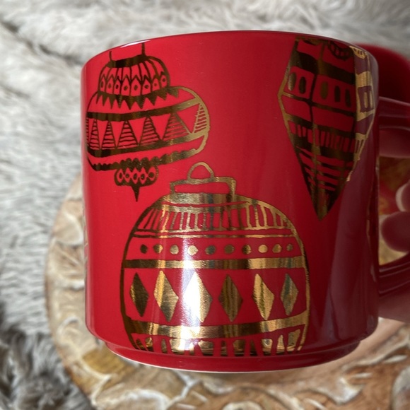 SET OF 2 STARBUCKS RED & GOLD ORNAMENT MUGS EUC - Picture 5 of 7
